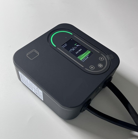 Однофазная станция зарядки электромобилей Wallbox Charger 32A IP65 с кабелем 5 м