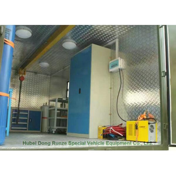 Enclosed HOWO Mobile Workshop Truck Multifunctional 6x4 for Vehicle Maintenance