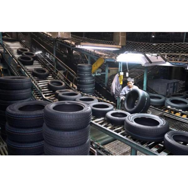 OTR usine de recyclage de déchets de pneus de camions concasseur de pneus machine à poudre de caoutchouc