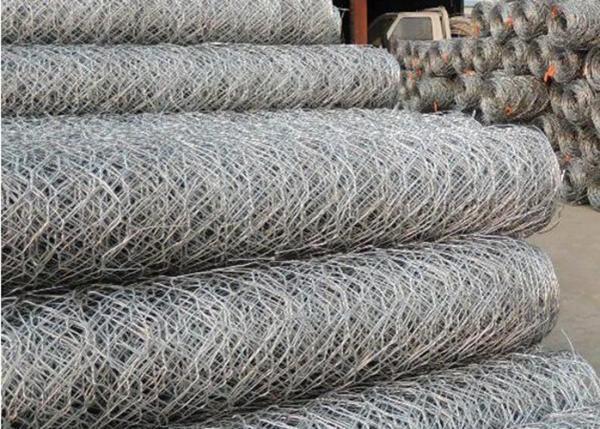 Galvanized Chicken Wire Mesh , Hexagonal Wire Mesh 25-100m Length