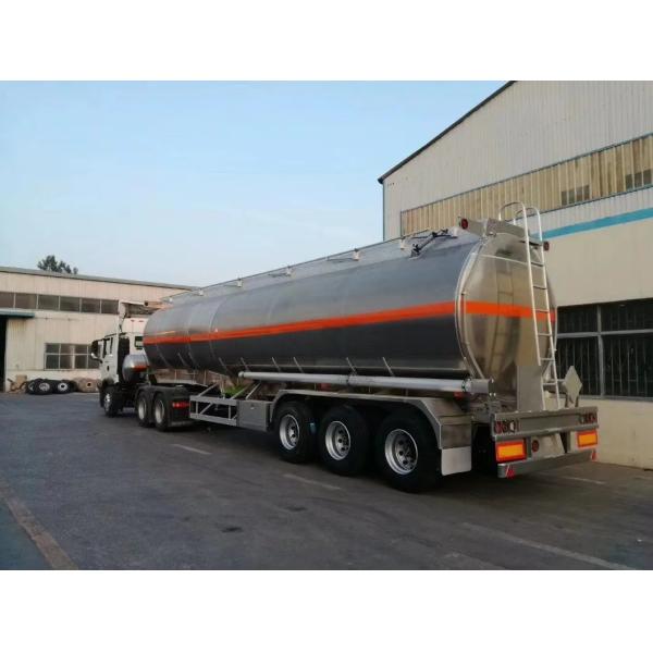 Sold In 2, 3, And 4-Axle Tank Semi-Trailers With A Capacity Of 45,000 To 50,000 Liters (42 Cubic Meters) With 4 Individual Tanks In Aluminum And Stainless Steel.