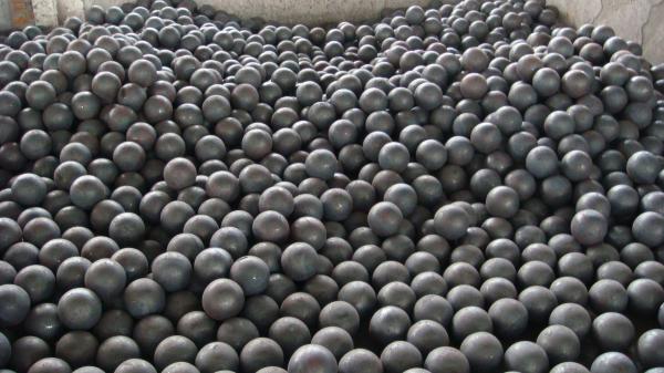Cr5,Cr8 Dimensions Low Cr Iron Grinding Media With Cylpebs HRC47-55 DF059