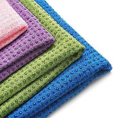 Hot yoga towel with silicon dots