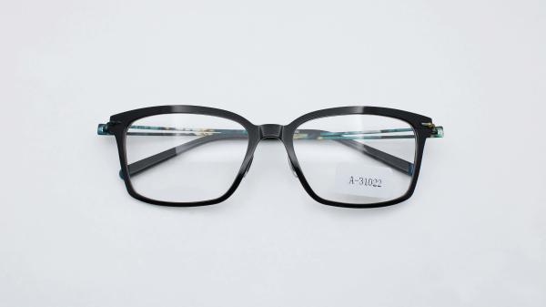 Daily business casual eyewear for ladies titanium optical frames super light weight hot sell