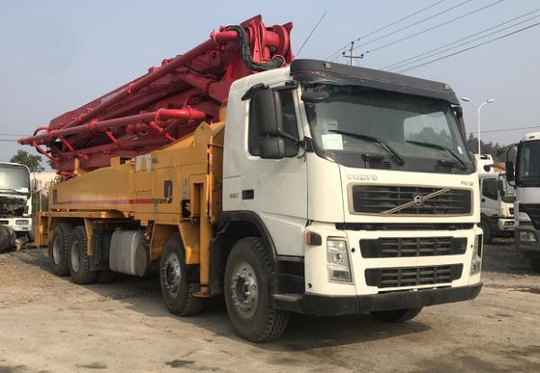 Haute pompe concrète de fonctionnement Putzmeister 42M Volvo Used de remorque
