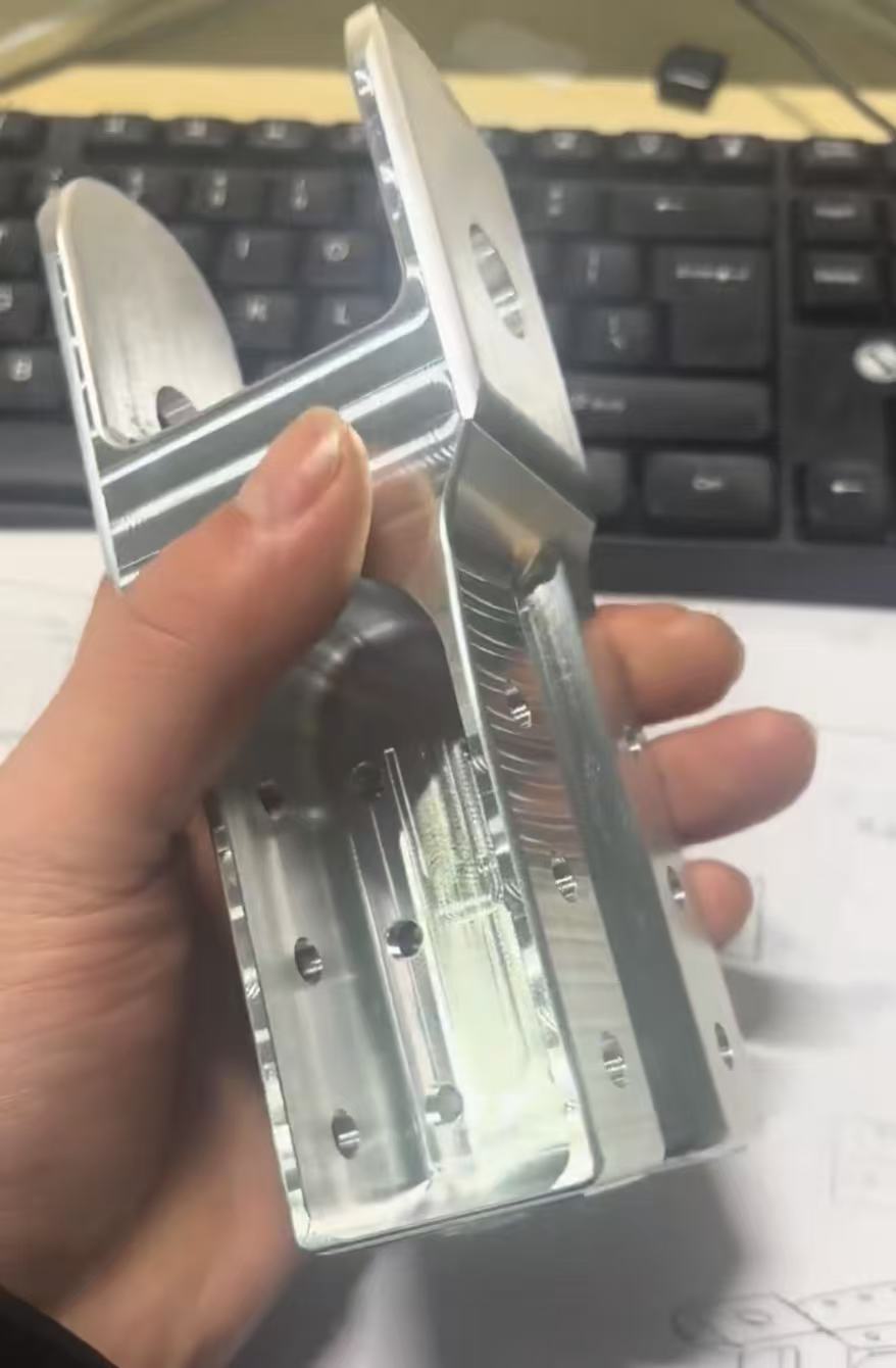 Precision CNC machining of precision robot structural components