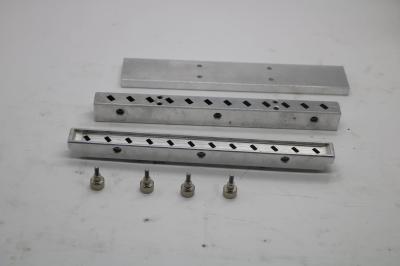 Lançador de molde de baume labial de cores duplas 12 furos 3-5 moldes / minuto