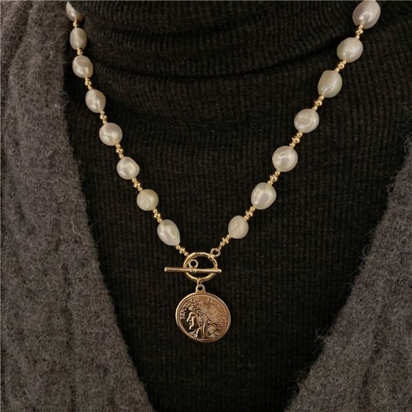 2025 Korea Light Luxury High Baroque Freshwater Pearl Fashion Temperament Sweater Necklace