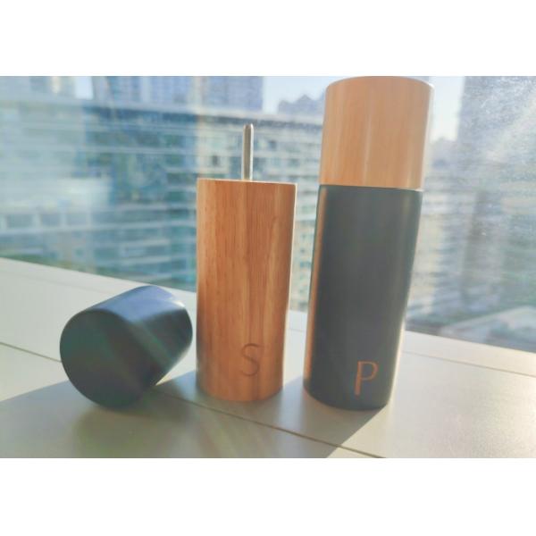 276g de cerámica núcleo de sal y pimienta molinilla en el frasco de madera de caucho elegante