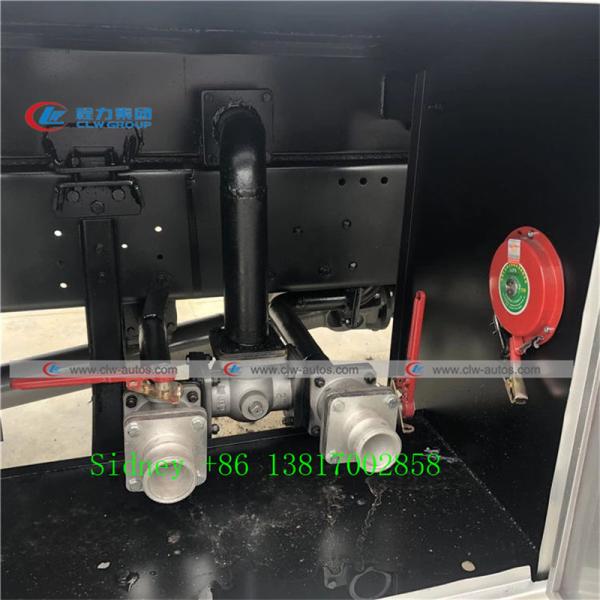 Caminhão de petroleiro do combustível de Sinotruk Howo 4x4 Off Road 290HP com bomba