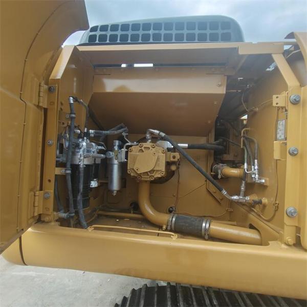 110KW Used Caterpillar Excavator 320 GC  20 Tonne Cat Excavator For Mining Operations