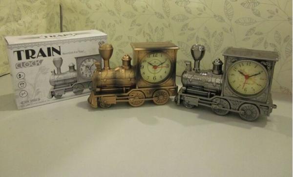 Fashion design train shape table clock for room decoration