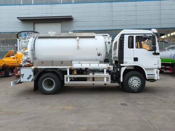 Shacman Jetter System Vacuum Sewage Tanker Truck , Sewage Suction Truck 240hp