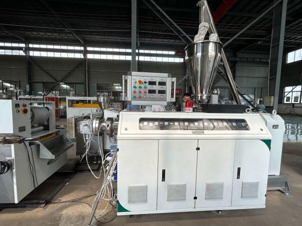 Co ligne d'extrusion Wpc extérieure avec gravure 3D