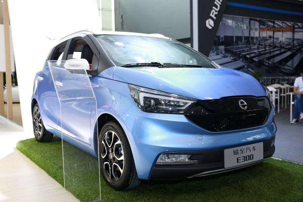 100km/h Fast Speed Electric Car JMC EV3 New Energy EV Car Sedan 302km NEDC