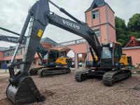 Excavateur VolvoEC240 d'occasion Le choix parfait pour votre entreprise de construction
