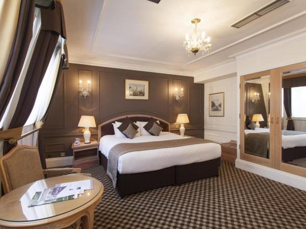 Negeri Sabah luxury star hotel bedroom furniture by wood casagood furniture and Upholstered chair with lesisure sofa