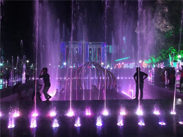 Fontes de água coloridas de luz LED para negócios internos
