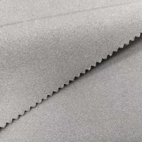 O poliéster 100% 300DX300D tingiu a tela 215g 58 da gabardina