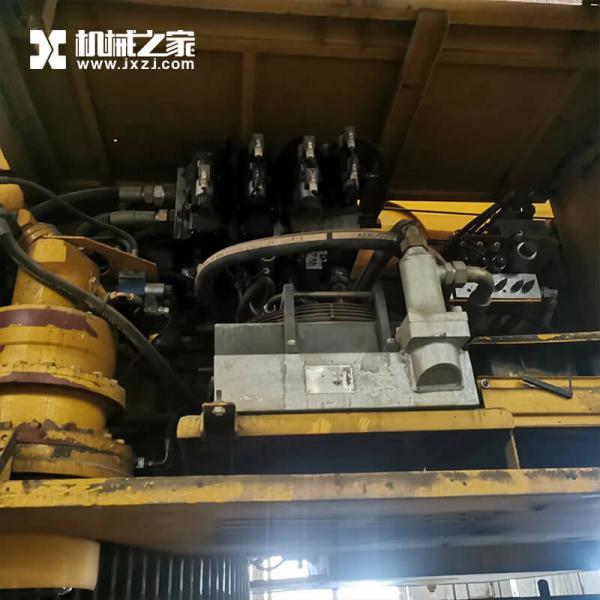 Grúa montada en camión QAY130 de segunda mano para terreno áspero XCMG de 130 toneladas