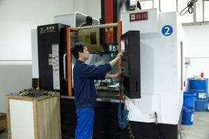 DONGGUAN LONROY EQUIPMENT CO LTD