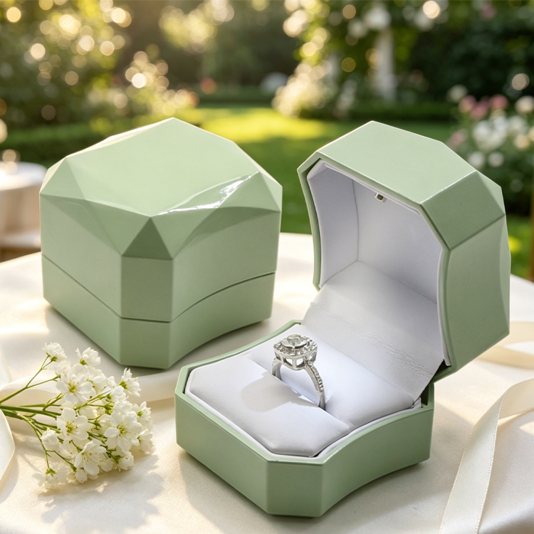 Luxury Faceted Illuminated Engagement Ring Box Multi Color Jewelry Box With Led