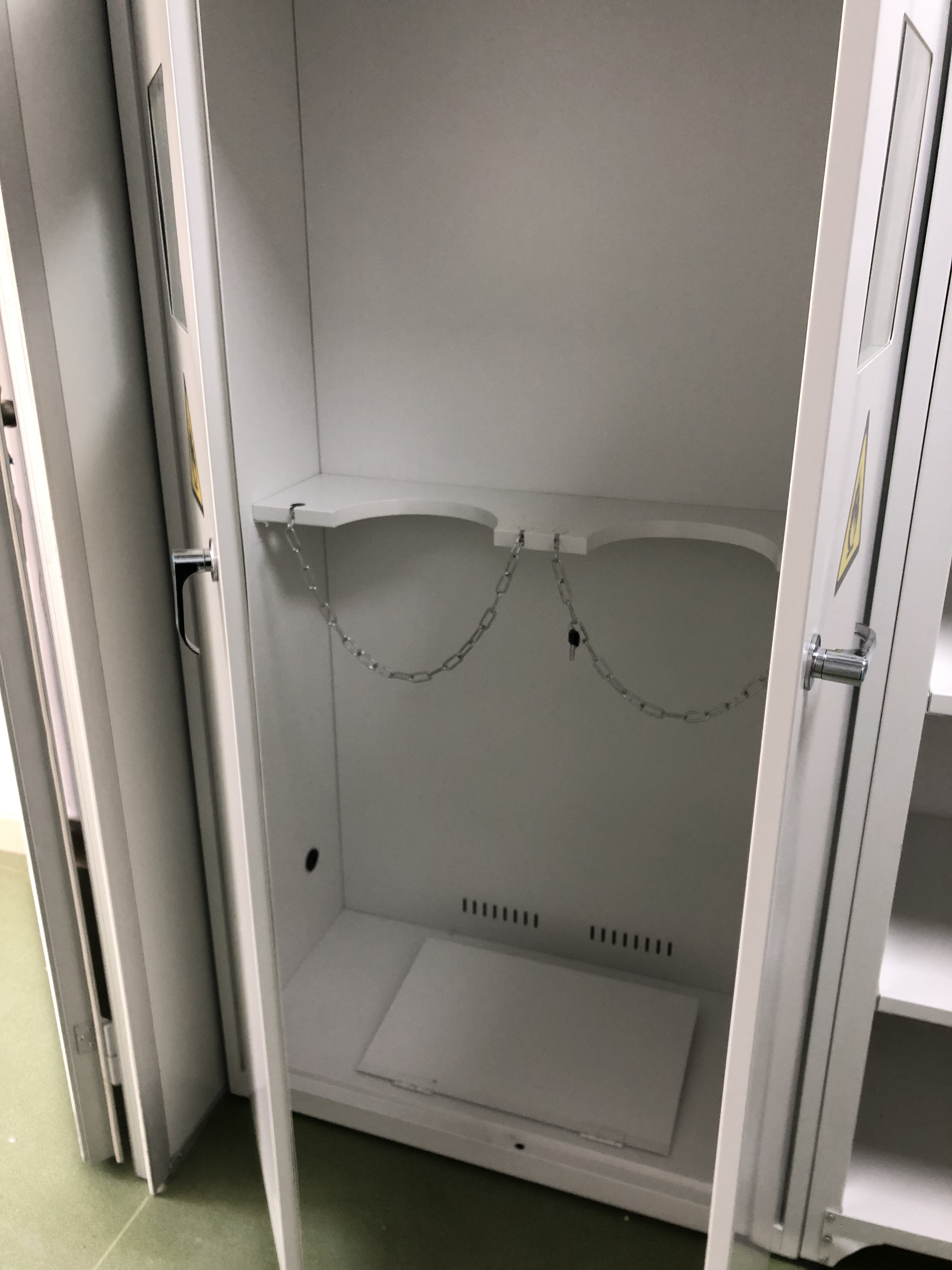 Heavy Duty Gas Cylinder Cabinet All Steel Gas Bottle Storage Cabinet Corrosion Proof