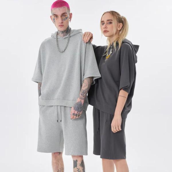 Wholesale Men′s Embroidery Tracksuit Summer Men Short Trucksuit Set