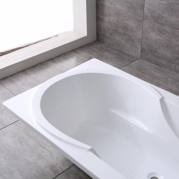 Hand Control Indoor Tub with Acrylic Bathtub Center Waste Hole Design and Function