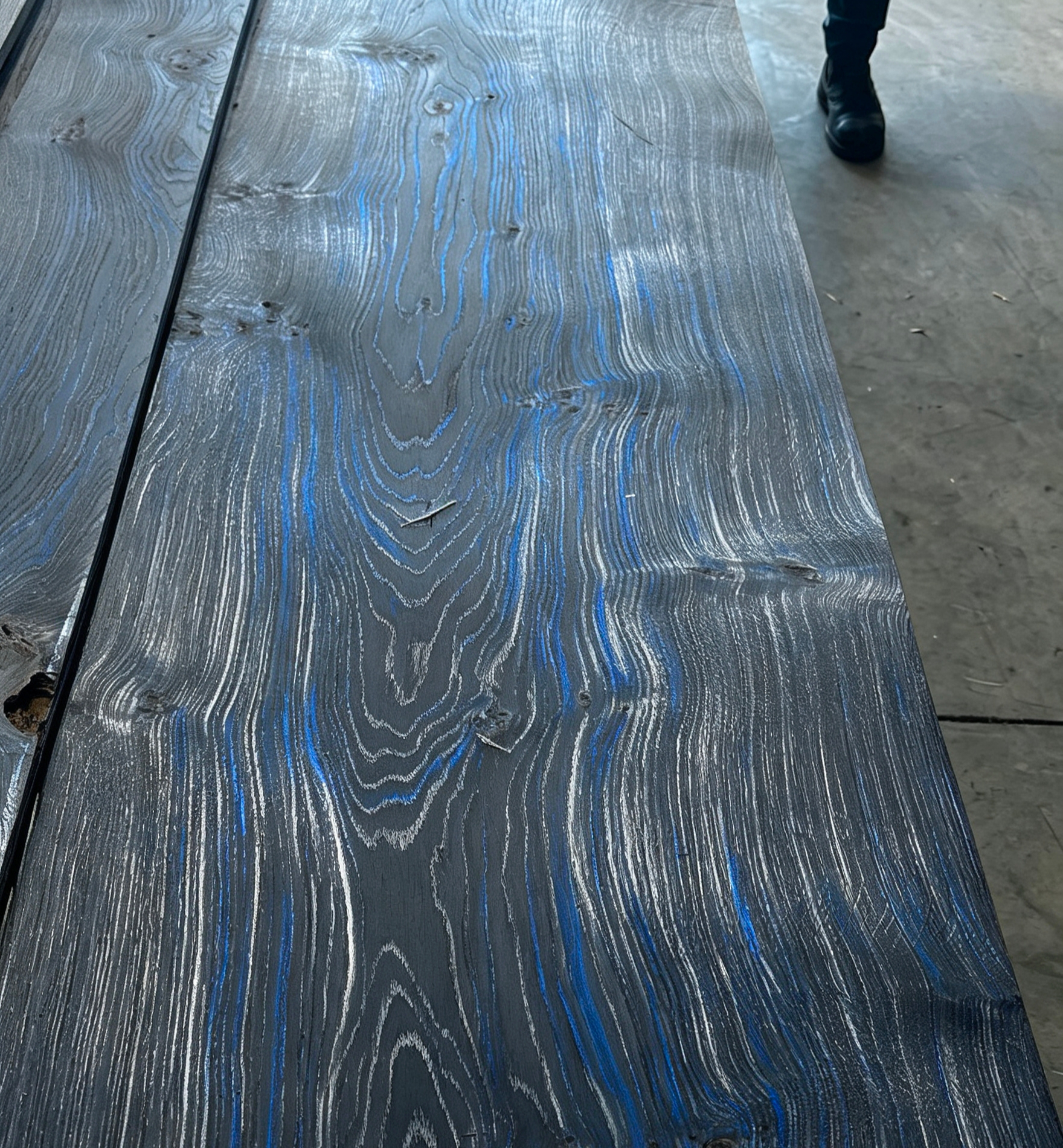 Natural Plant Dyed Eco-Friendly Wood Veneer, Multi Color Iridescent Decorative Wood Veneer for Furniture Panels, Wall Cladding & Cabinet Making