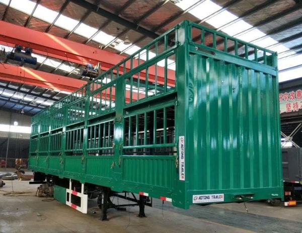 Max Payload of 60T Fence Semi Trailer for Stake Style Cargo Transportation