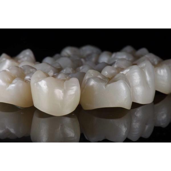 Consommables de laboratoire dentaire couronne dentaire en céramique de zirconium HT pour le système CAD/Cam dentaire