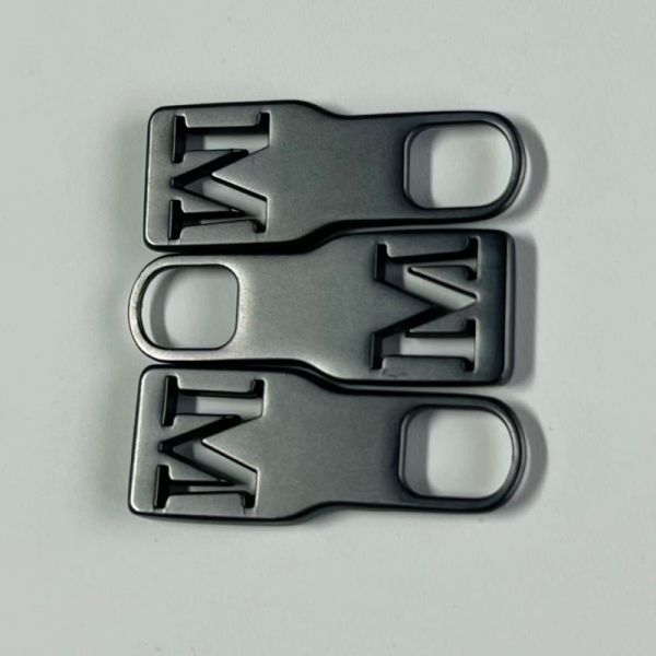 Woodpecker Bag Making Accessories Utilizing Die-casting Polishing Plating Techniques for Consistent and Attractive Finish