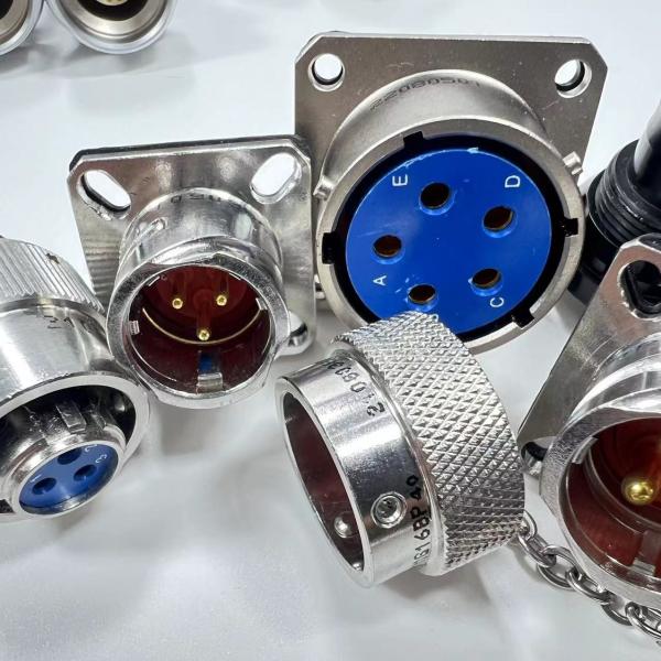 Амфенол Военные MIL соединители Mil Spec Plug Байонт запертый Серия FCI Souriau
