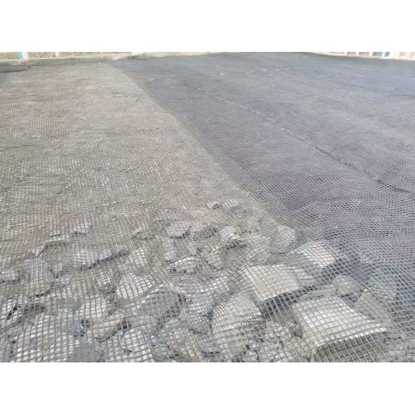 Factory Price Long Term Design  SBR Or PVC Coated  Polyester Biaxial Geogrid Parking Lots Construction Platforms