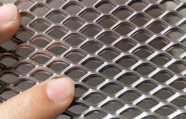 Pulled Plate Expanded Wire Mesh Customized Color 0.5-8mm Sheet Thickness Durable