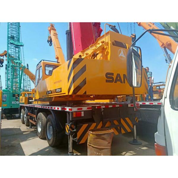 Guindaste de caminhão SANY usado de 55 toneladas com válvula hidráulica original em boas condições de funcionamento