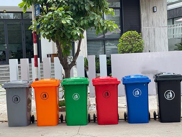 Modern Newest Design clear 240L Plastic Dustbin and Making Dustbin From Waste Material for Sale