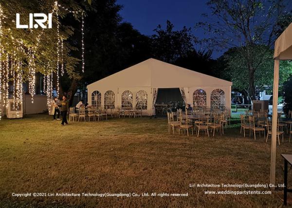 Barraca de alumínio de quatro canais com tampa de pvc branca para eventos exteriores do casamento