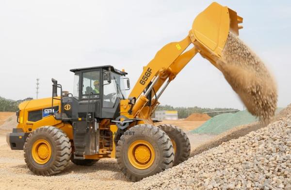 5.5 Ton SEM 656F Wheel Loader with 162kW Weichai Engine Hot Sale in Tanzania