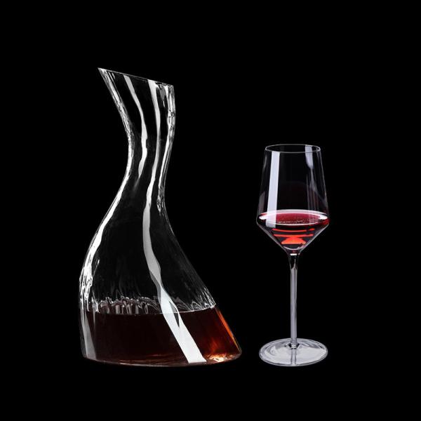 Décanteur de vin en gros Cristal sans plomb soufflé à la main et aérateur 750 ml Carafe en vrac pour les distributeurs
