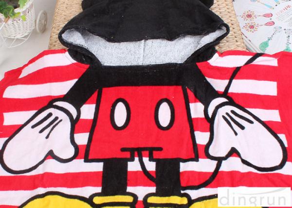 Boys / Girls Hooded Poncho Towels Donald Duck Mickey Mouse Shape Comfortable