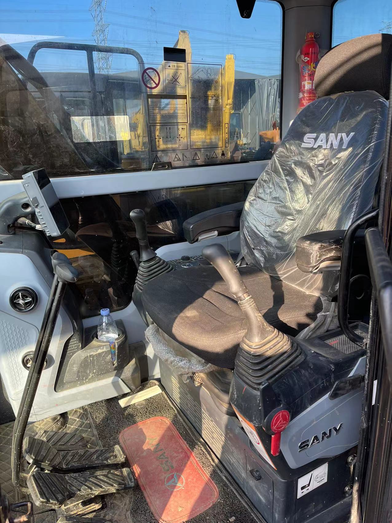 7000Kg использовало экскаватор SANY SY75C для конструкции и земледелия