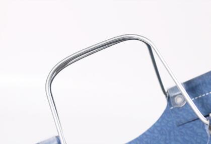 Coated 300gsm Cardboard Gift Bags Eco Friendly With Stainless Steel Handle