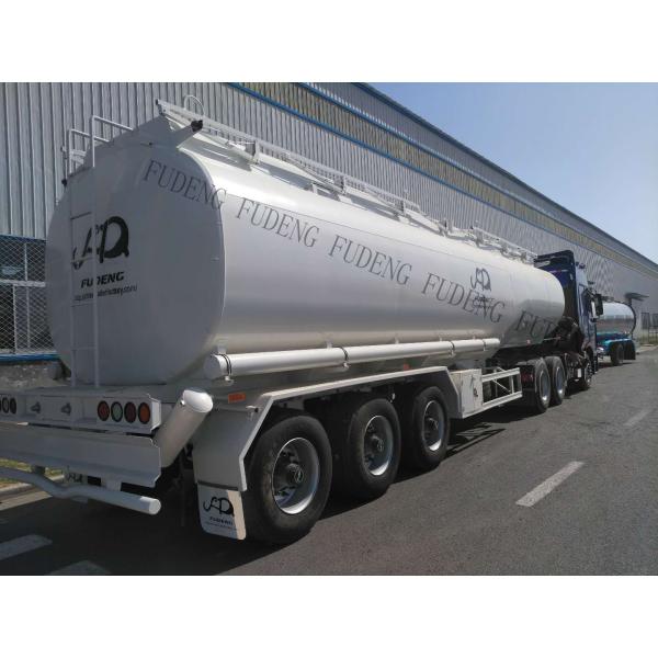 Durable 3 Axles Fuel Tanker Truck Crude Oil Diesel Transport Truck Longlife