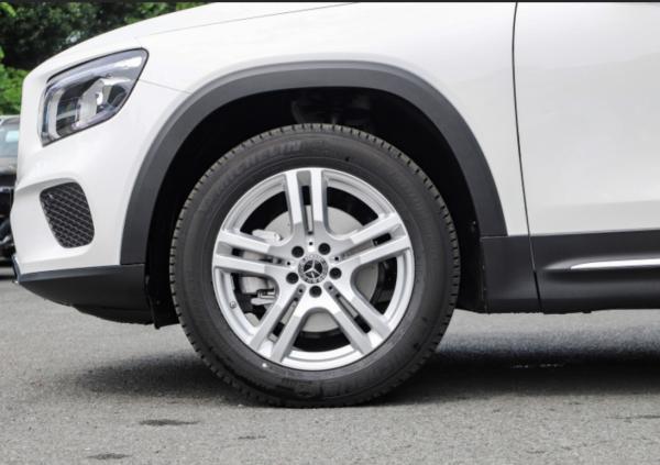 Mercedes-Benz GLB 220 2023   assentos SUV compacto da porta 7 da versão 5 da forma