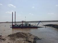 Dragueuse hydraulique à sable de 10 pouces de 24 kW à l'aspect bleu pour le dragué des rivières