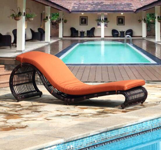 Leisure Aluminium Outdoor Garden wicker beach chair PE Rattan patio Chaise Lounge chairs