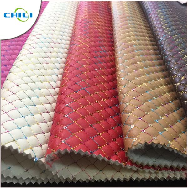 Hecho en China cubrió el falso cuero de zapato bordado de la suposición impermeable