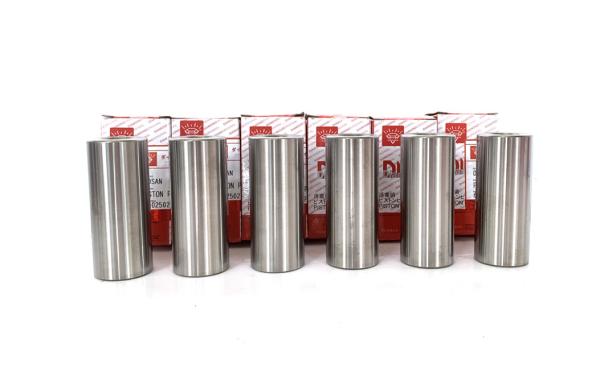 65.02502-0202 Engine Spare Parts Piston Pin For 65.02501-0280 Piston DB58-5 DH220-5